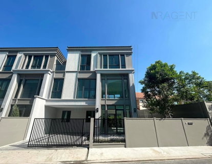 รูปภาพ 📌 For Rent 3-story Townhouse BAAN KLANG MUANG CLASSE SUKHUMVIT 77 2 bedroom 3 bathroom