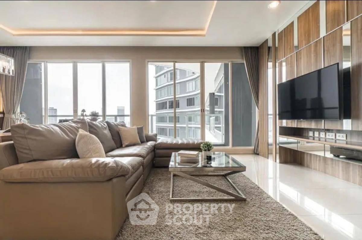 picture 3-BR 160 Sqm High-Floor At Menam Residences, Wat Phraya Krai (ID 1530489) - 3/16