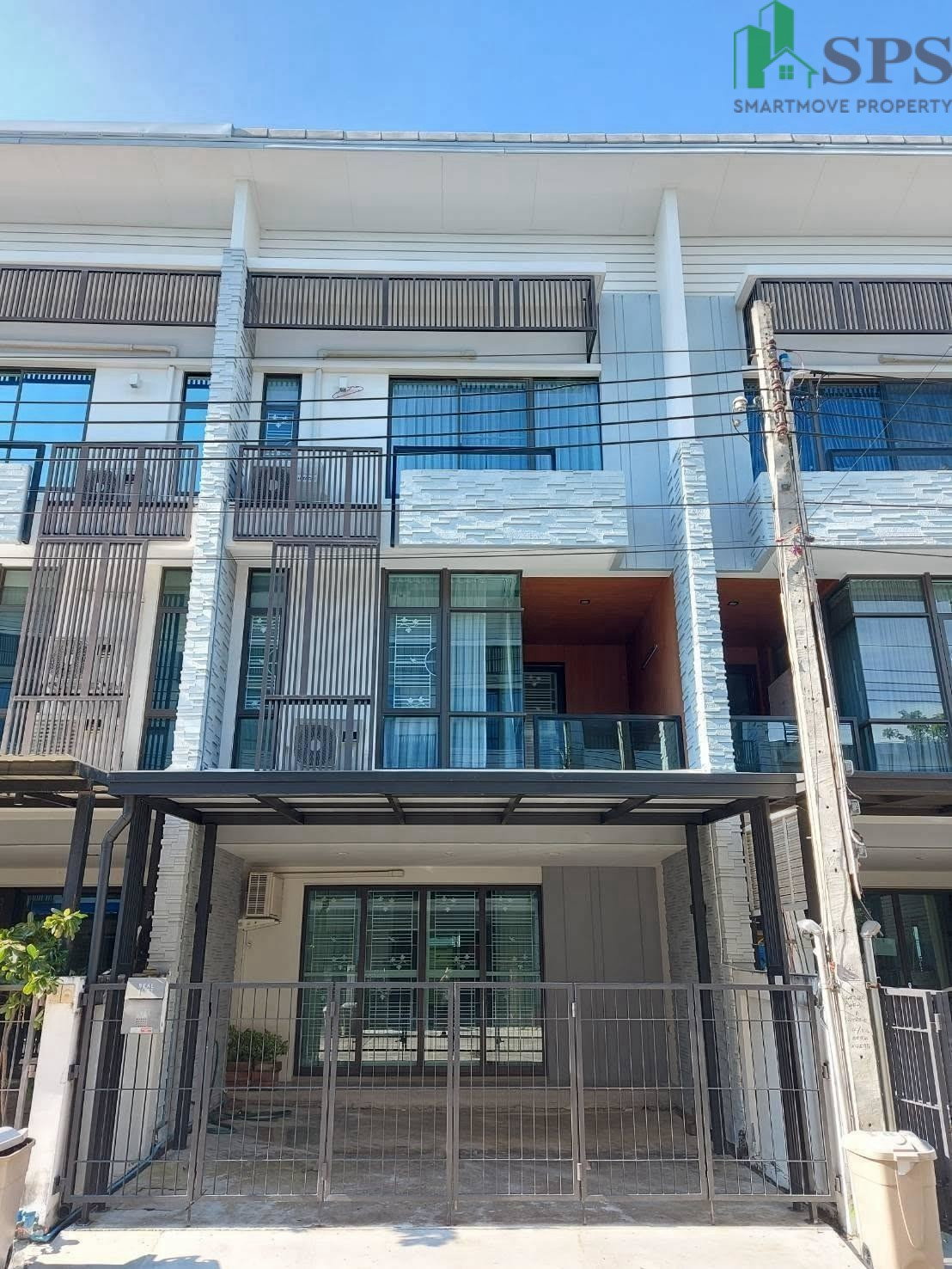 ทาวน์โฮม ให้เช่า หมู่บ้านเพล็ก บางนา(SPSJP533)