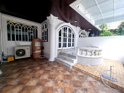 Townhouses for rent J Avenue Thonglor : For Rent | 4-Storey Townhouse | Ekkamai Villa | 5 Bedrooms | 350 Sq.m. | Prime Ekkamai Location** 3km from BTS Ekkamai Rental Price: 55,000 THB/Month