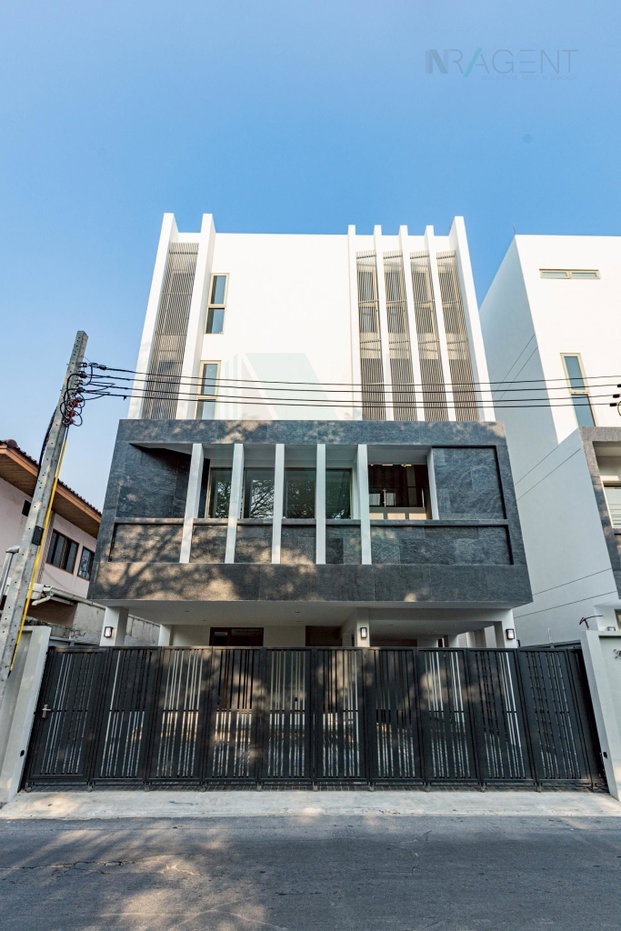 รูป 📌 ขายบ้านเดี่ยว โครงการ ซิมมิทรี เกษตร-นวมินทร์ 4 ชั้น 3 ห้องนอน 4 ห้องน้ำ - รูปที่ 1/8