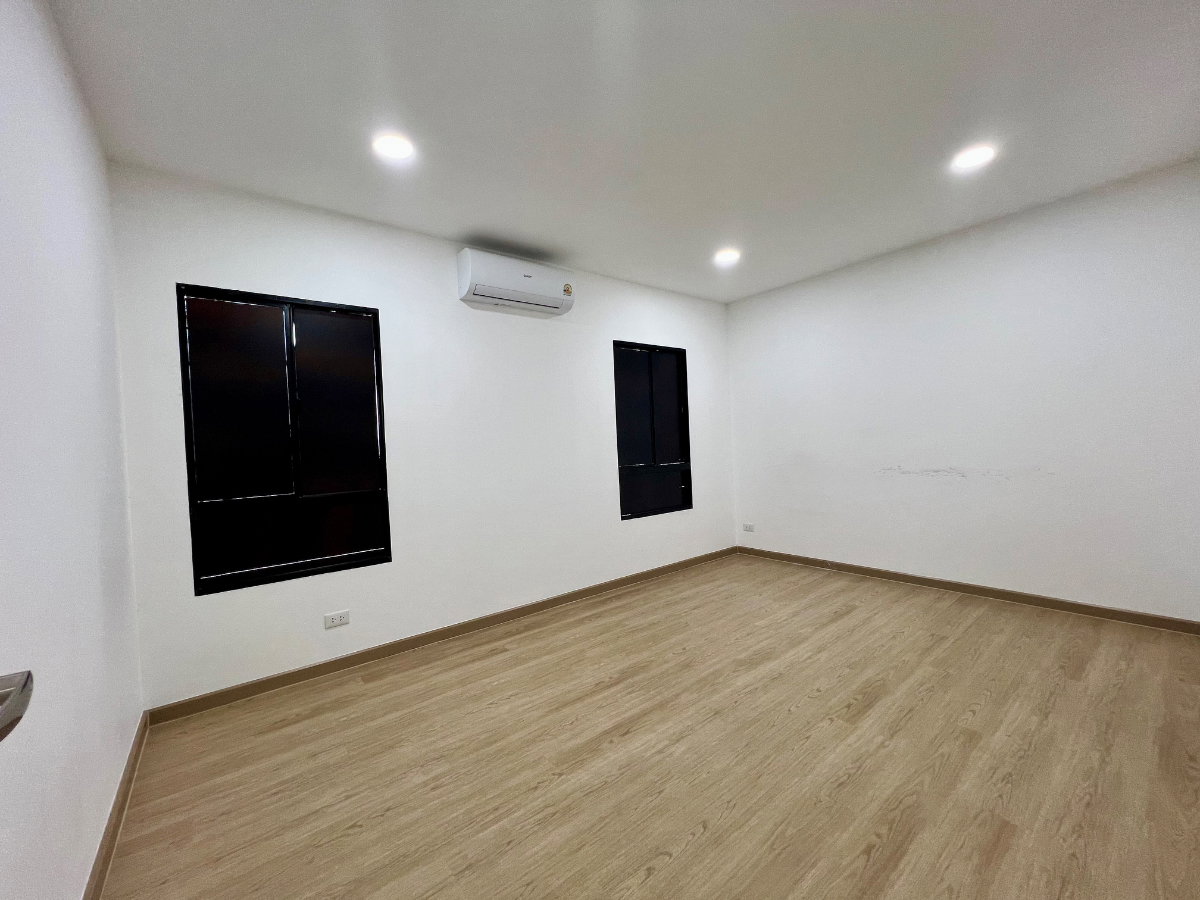 รูป ให้เช่าทาวน์โฮม 3 ชั้น Patio Ramintra–Watcharapol บ้านใหม่ พร้อมอยู่ รองรับทั้งอยู่อาศัย โฮมออฟฟิศ และสำนักงาน ทำเลติดส่วนกลางของโครงการ - รูปที่ 23/26