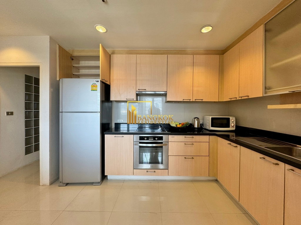 รูป Renovated 3 Bedroom Duplex Apartment in Sukhumvit 31 Area - BR0865AP - รูปที่ 9/48
