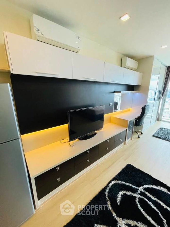 picture 1-BR 40Sqm On 40th Floor At Sky Walk Residences, 200m To BTS Phra Khanong (ID 3134591) - 6/9