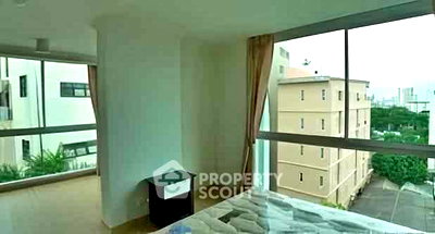 Condos for rent : 2-BR Condo at Chateau In Town Ratchada 20 near MRT Sutthisan (ID 3147106)