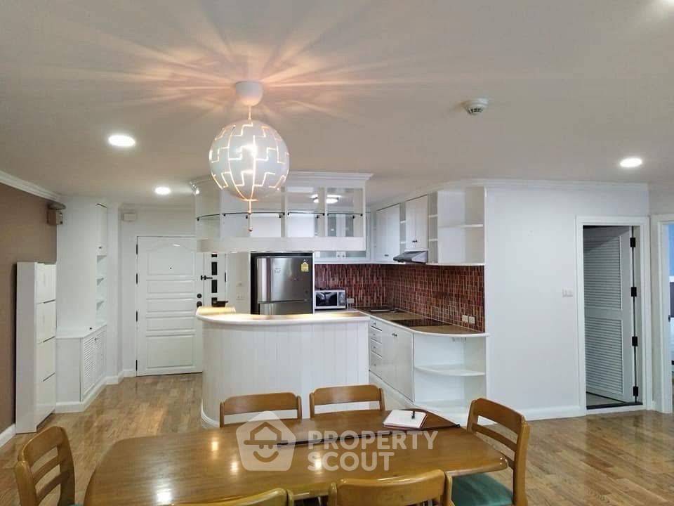 picture Condo 2-BR, 122 Sqm, 8th Floor At Supalai Place Sukhumvit 39 near BTS Phrom Phong (ID 3146355) - 5/12