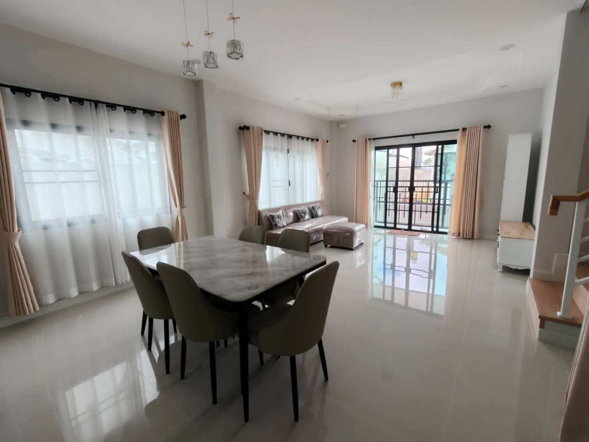 รูป ให้เช่าบ้านเดี่ยว 2 ชั้น ในหมู่บ้านใจแก้วเอราวัณ 31 เฟส 8 อำเภอสารภี-เชียงใหม่ รับสัตว์เลี้ยงขนาดเล็ก (R1396) T.0946511456 - รูปที่ 3/12