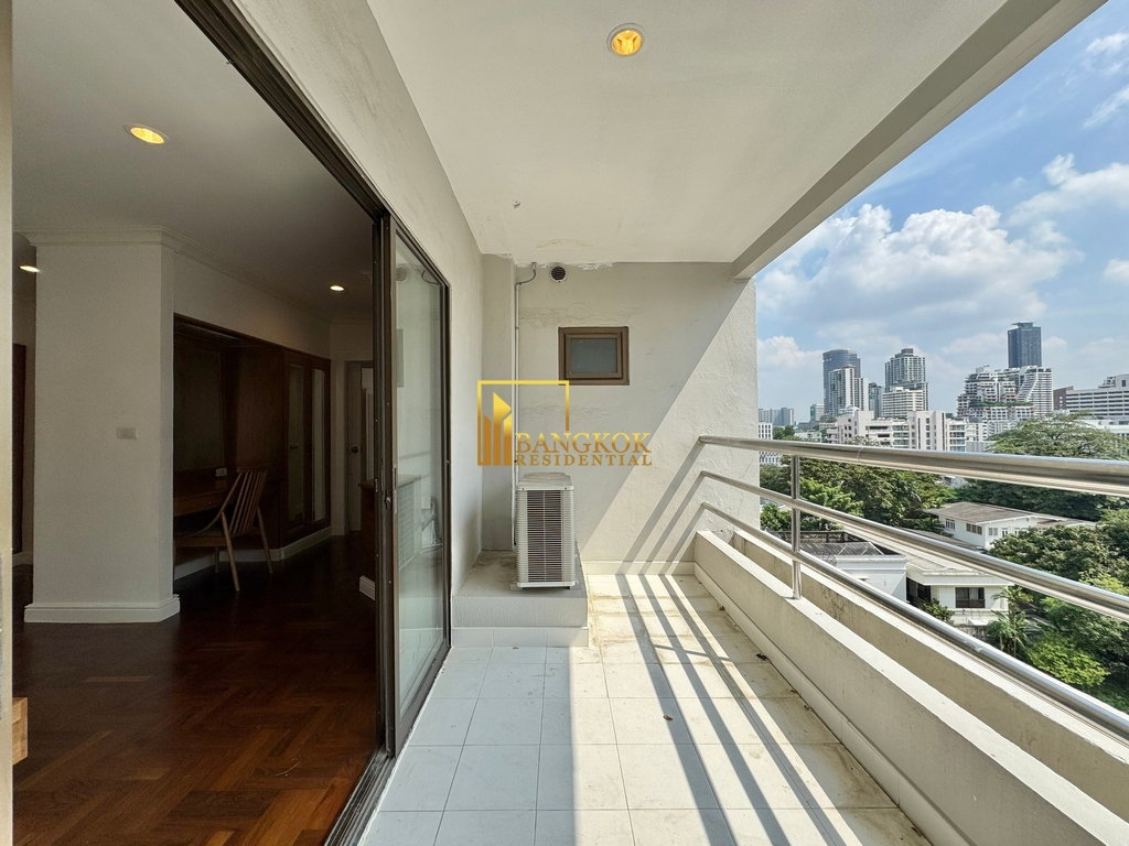 รูป Renovated 3 Bedroom Duplex Apartment in Sukhumvit 31 Area - BR0865AP - รูปที่ 25/48