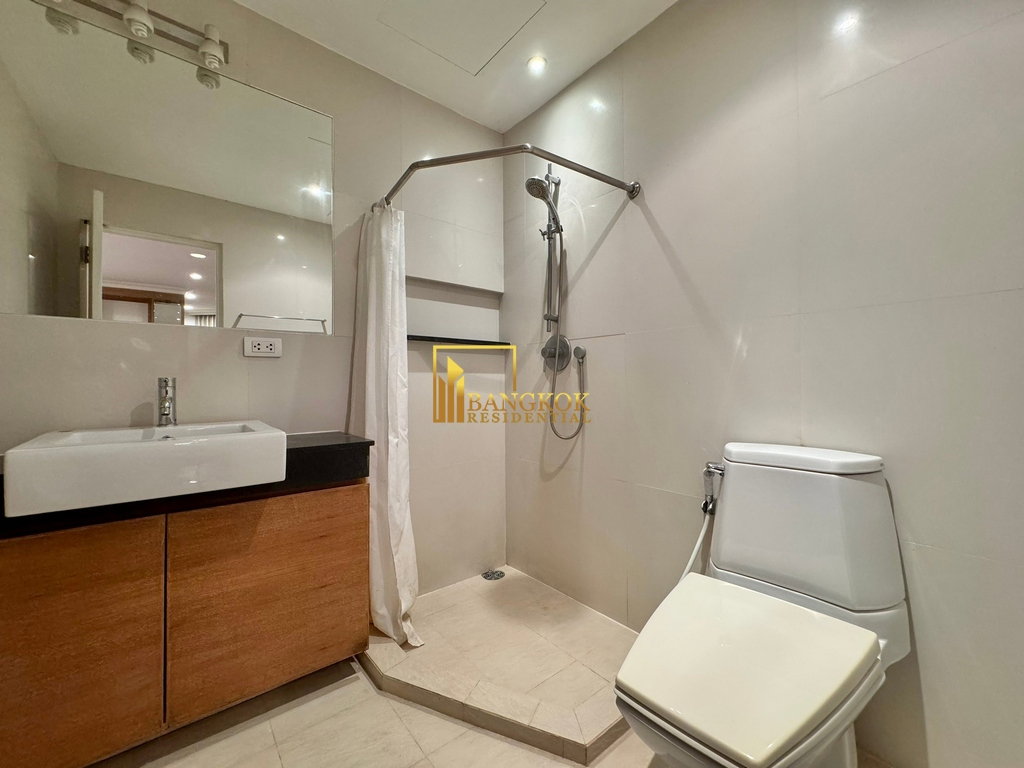 รูป Renovated 3 Bedroom Duplex Apartment in Sukhumvit 31 Area - BR0865AP - รูปที่ 32/48