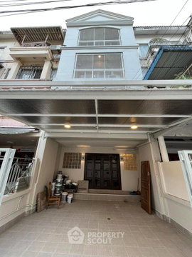 ทาวน์เฮาส์ 3 ห้องนอน ให้เช่า ขนาด 220 ตร.ม. ใกล้บางจาก พระโขนง (ID 653458)