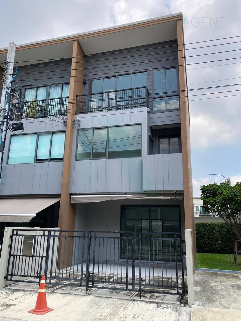 Townhouses for sale : 📌 For Sell Town house BAAN KLANG MUENG SUKHUMVIT-ONNUT 3-story 3 bedroom 3 bathroom
