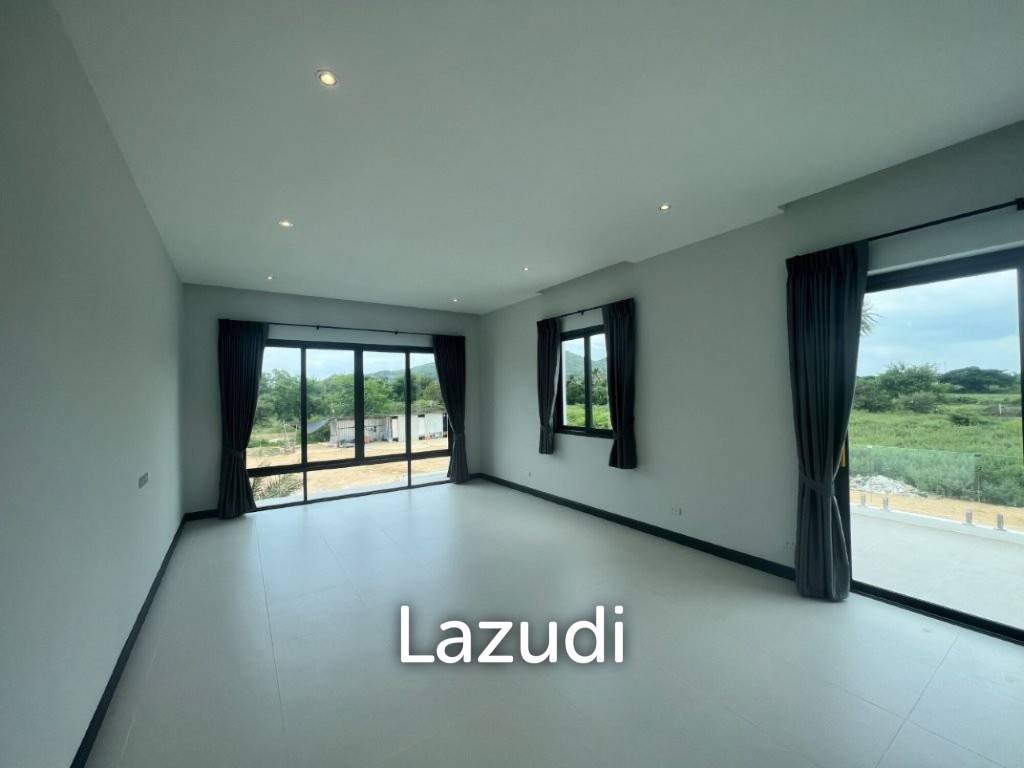 รูป SOI 102 : 2 storey luxury 4 bed pool villa - รูปที่ 16/47