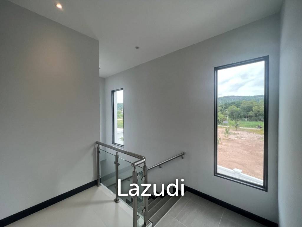 รูป SOI 102 : 2 storey luxury 4 bed pool villa - รูปที่ 13/47