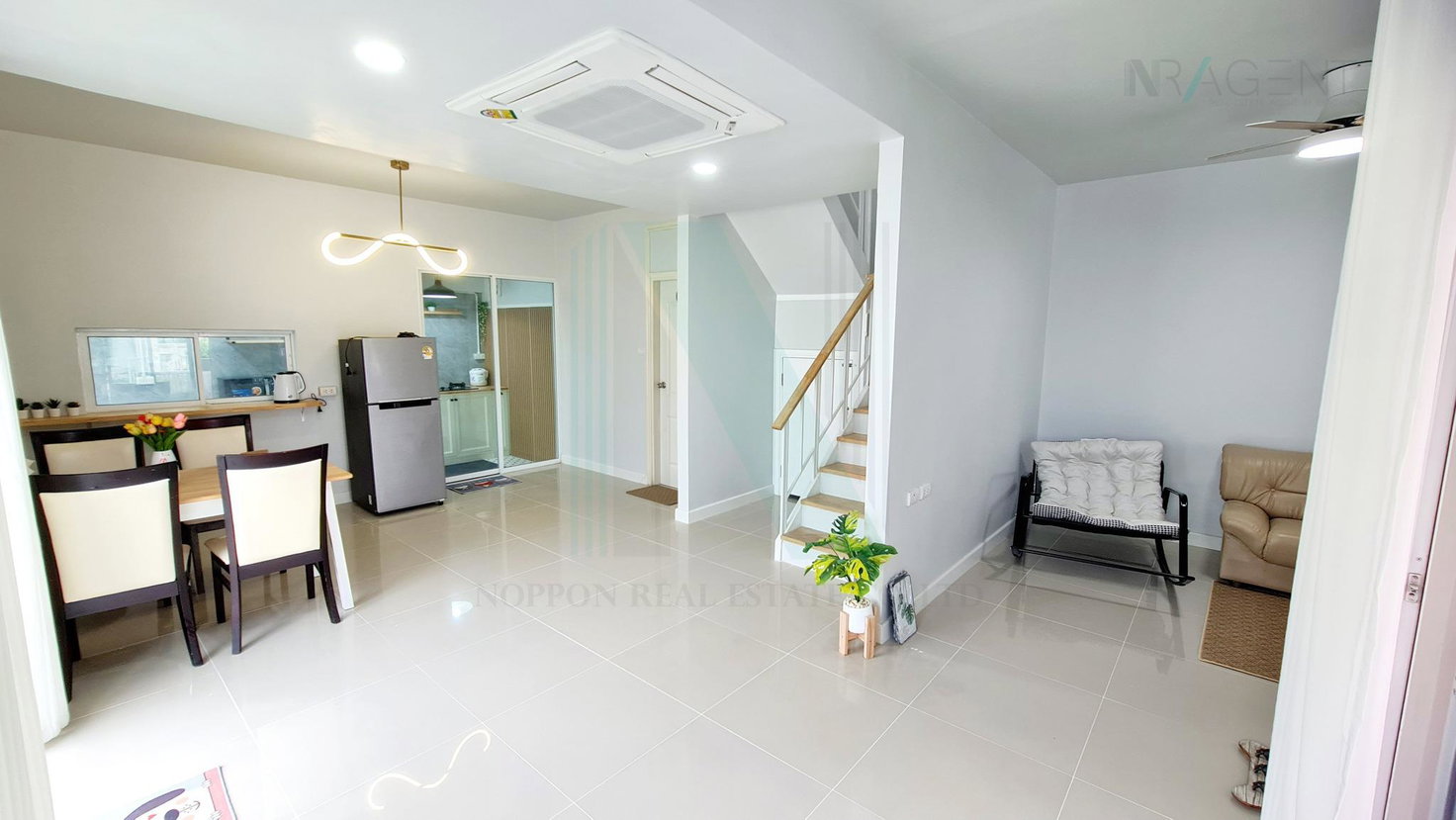 รูป 📌 ให้เช่าทาวน์เฮาส์ 2 ชั้น เดอะ วิลเลจ บางนา กม.10 3 ห้องนอน 2 ห้องน้ำ - รูปที่ 2/8