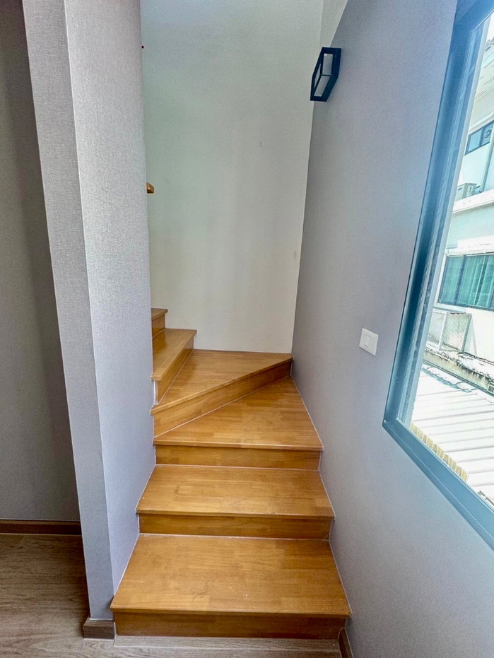 รูป ให้เช่าทาวน์โฮม 3 ชั้น Patio Ramintra–Watcharapol บ้านใหม่ พร้อมอยู่ รองรับทั้งอยู่อาศัย โฮมออฟฟิศ และสำนักงาน ทำเลติดส่วนกลางของโครงการ - รูปที่ 15/26