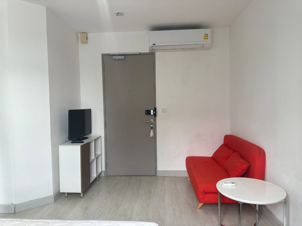picture Available & Ready to move in! ✨🥰 12,000 THB | Next to BTS On Nut (30 m) | IDEO Mobi Sukhumvit 81 | Contact Line ID: katk03 - 2/17