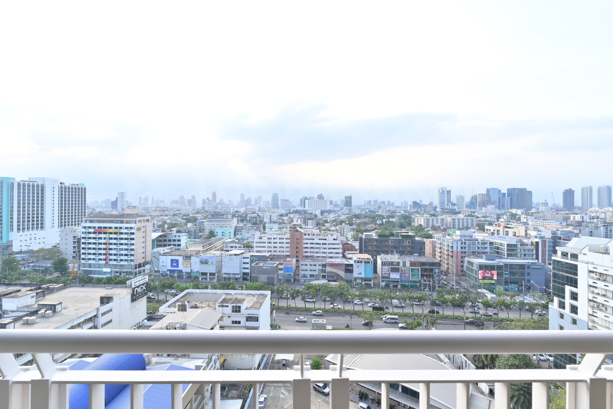 picture High-potential Location, Not as Expensive as You Think RHYTHM Ratchada near MRT Ratchadaphisek Station - 7/10