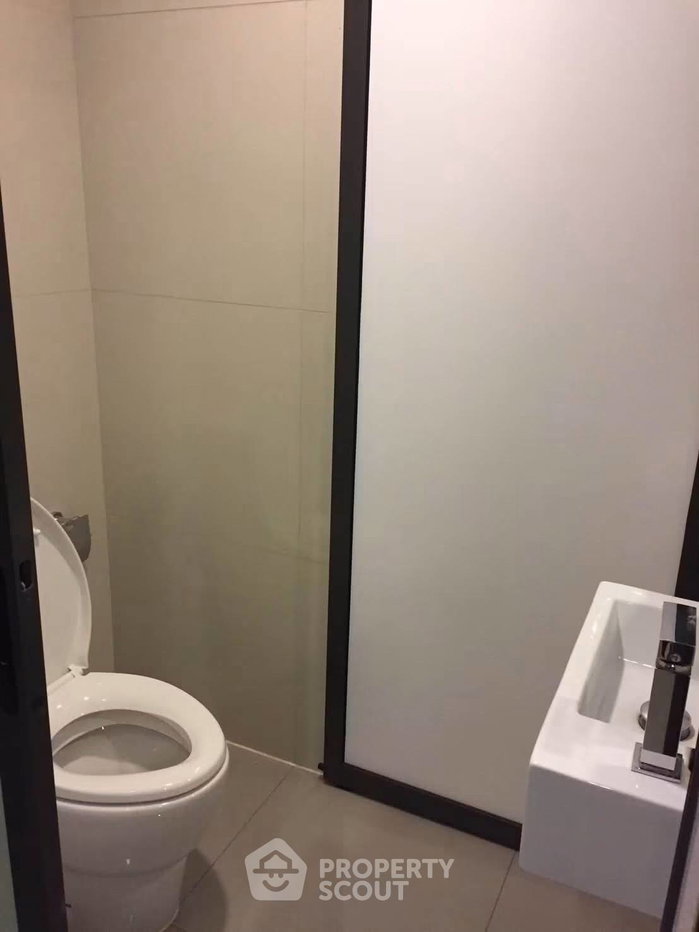 picture 2-BR 42 Sqm Condo At Rhythm Asoke, 300m to MRT Phra Ram 9 (ID 3144050) - 11/12