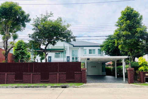 Single house for rent, Wararom Premium Watcharapol-Jaturachoti. Private swimming pool, beautifully furnished, ready to move in