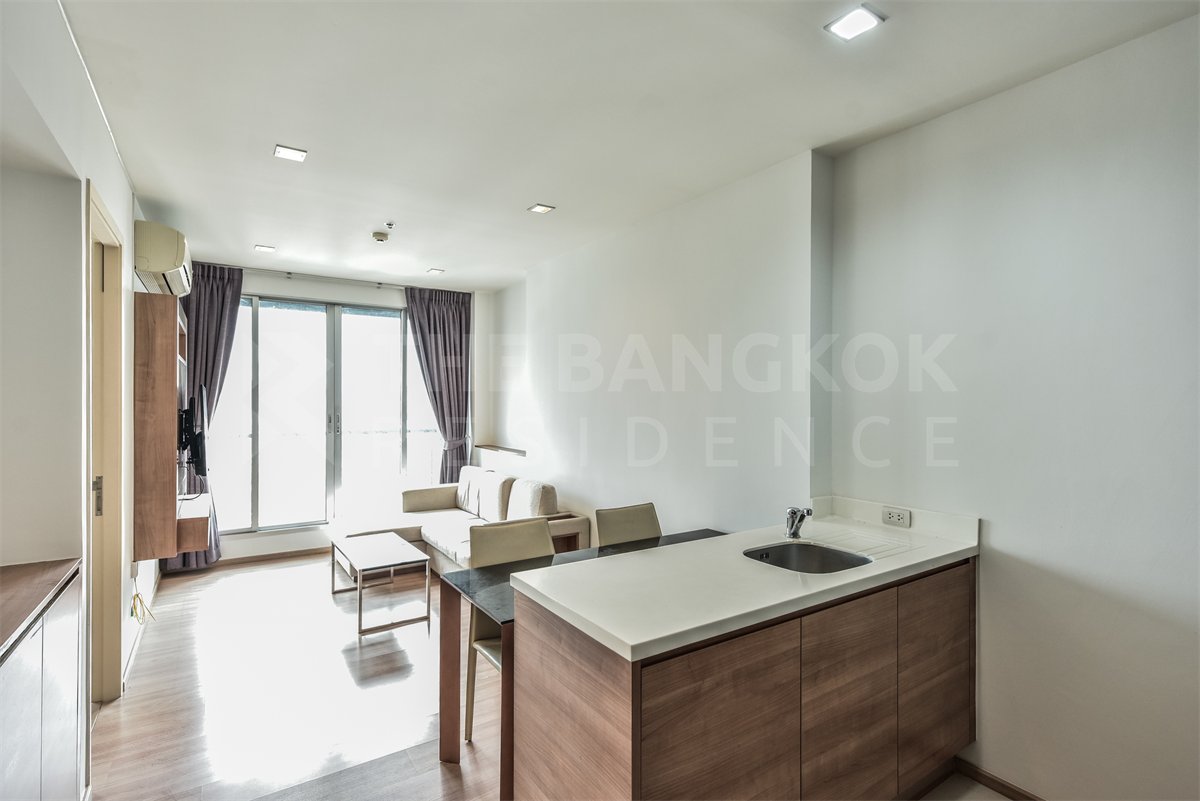 picture Beautiful Room, Ready-to-move-in Rhythm Phahol - Ari near BTS Sena Ruam - 1/10