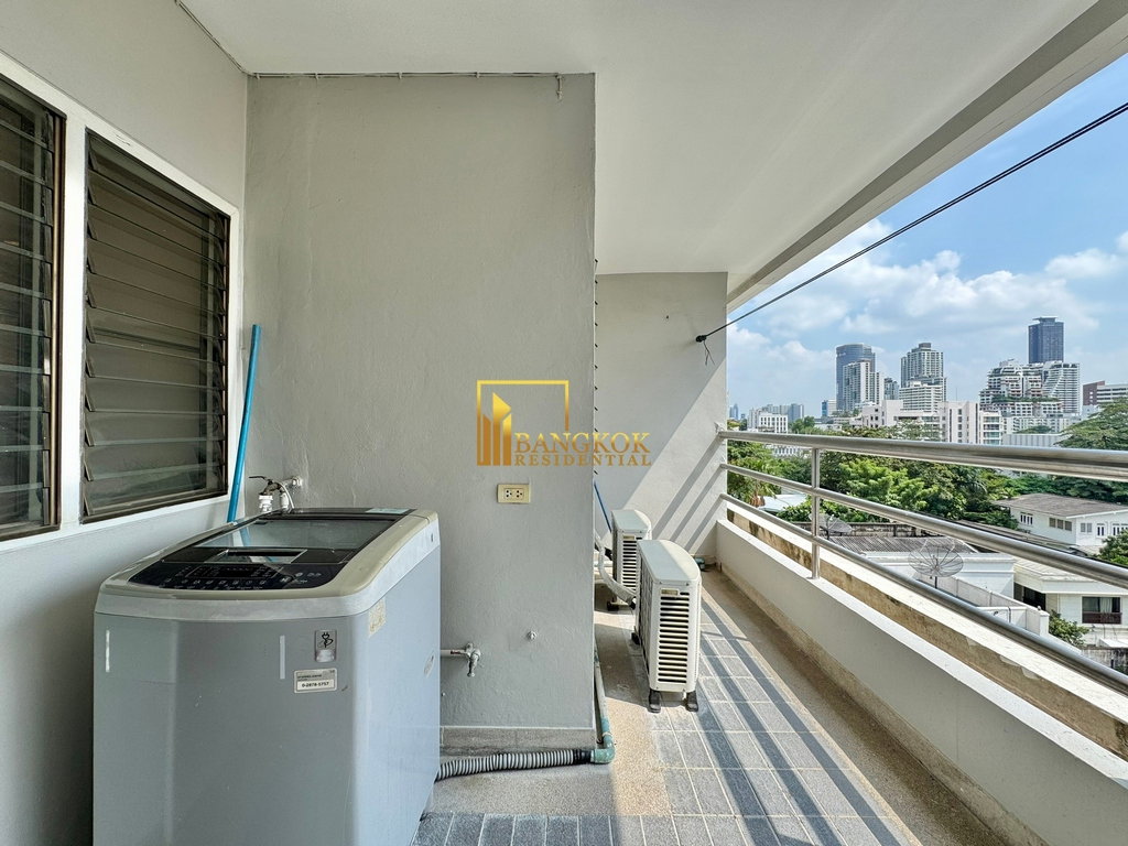 รูป Renovated 3 Bedroom Duplex Apartment in Sukhumvit 31 Area - BR0865AP - รูปที่ 33/48