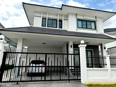 เช่าบ้านเดี่ยว เชียงใหม่ : ให้เช่าบ้านเดี่ยว 2 ชั้น ในหมู่บ้านใจแก้วเอราวัณ 31 เฟส 8 อำเภอสารภี-เชียงใหม่ รับสัตว์เลี้ยงขนาดเล็ก (R1396) T.0946511456