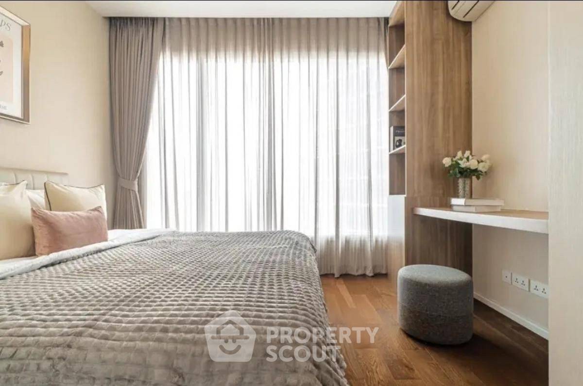 picture 3-BR 160 Sqm High-Floor At Menam Residences, Wat Phraya Krai (ID 1530489) - 13/16