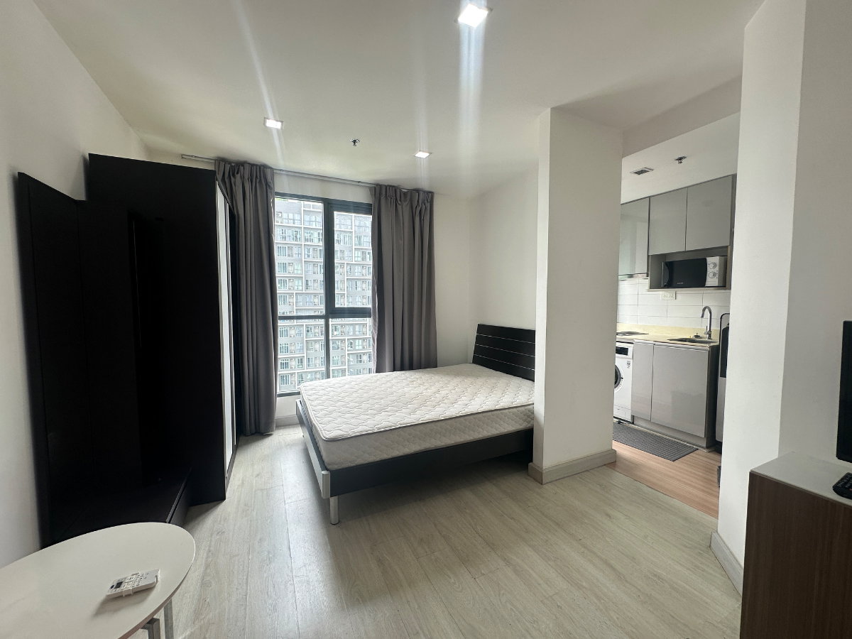 picture Available & Ready to move in! ✨🥰 12,000 THB | Next to BTS On Nut (30 m) | IDEO Mobi Sukhumvit 81 | Contact Line ID: katk03 - 4/17
