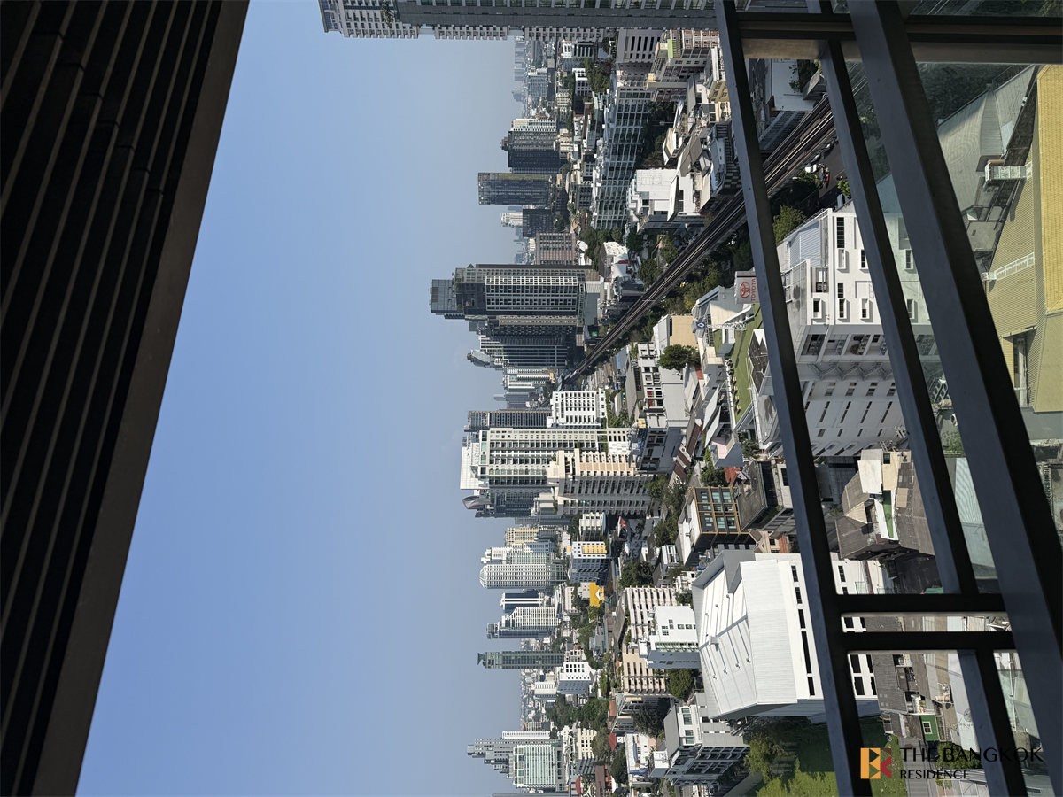 picture The Madison Condominium Sukhumvit 41 near BTS Phrom Phong Premium Luxury Condo in Prime Location - 10/10