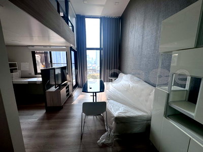 Condos for rent : ▚ L1JC02ツ FOR RENT: Chewathai Residence Asoke 1 Bedroom Loft 32sqm Pool View Mid-High Floor High Ceiling✨