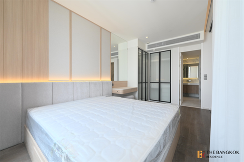Muniq Sukhumvit 23 Easy Travel, Fully Utilized Space near BTS Asok