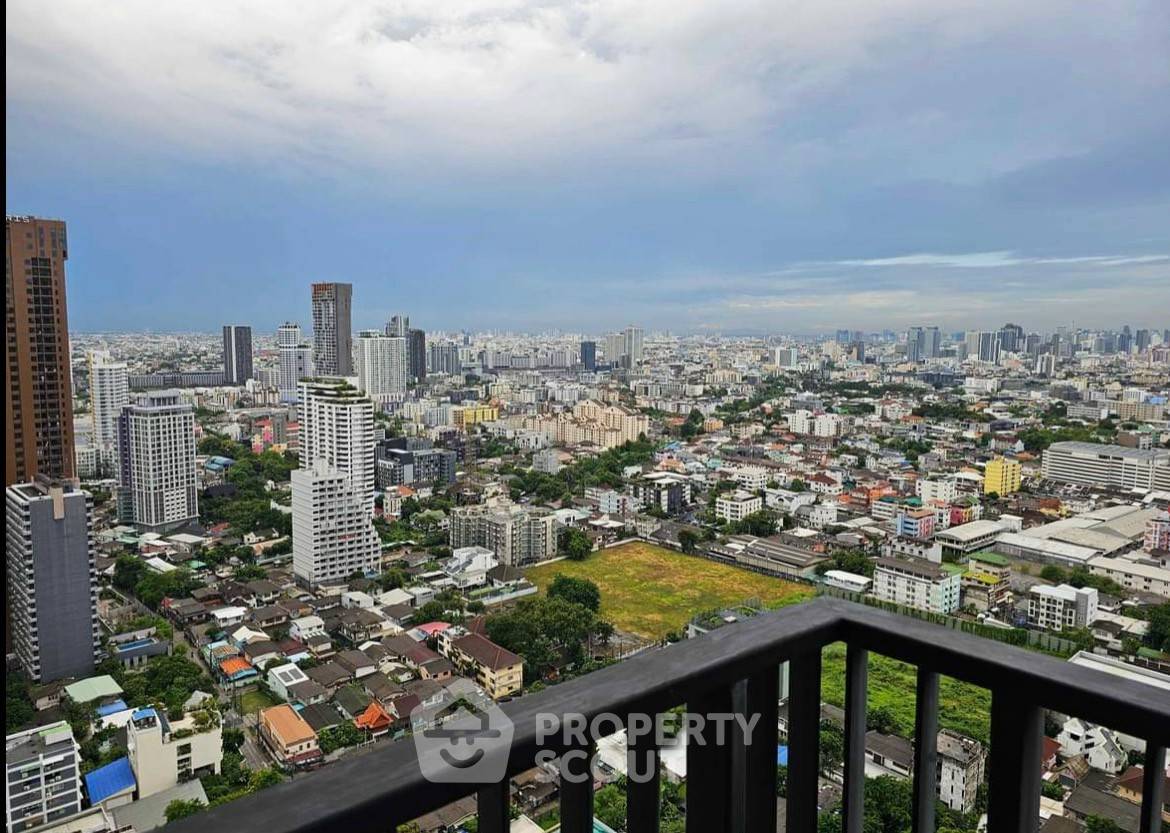picture High-Floor 2-BR 57 Sqm Condo At The Saint Residences, 100m To MRT Phahon Yothin (ID 3146120) - 5/7