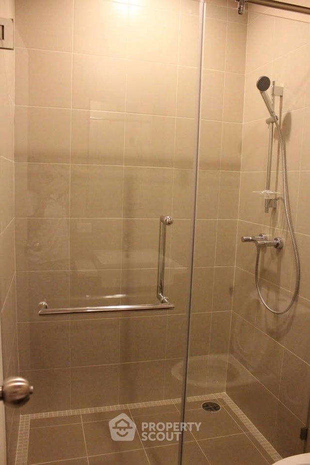 picture 1-BR 49 Sqm On 22nd Floor At Hive Sathorn, 90m to BTS Krung Thon Buri (ID 3144948) - 2/7