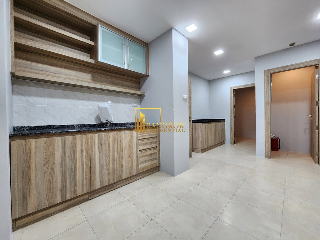 รูป Renovated 4 Bedroom Apartment in Asoke - BR20992AP - รูปที่ 13/49