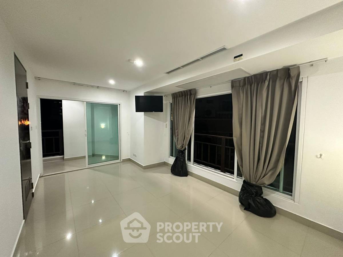 รูป คอนโด 1 ห้องนอน ขนาด 31 ตร.ม. ขาย The Club House พรตํามากน (ID 2101316) - รูปที่ 1/9