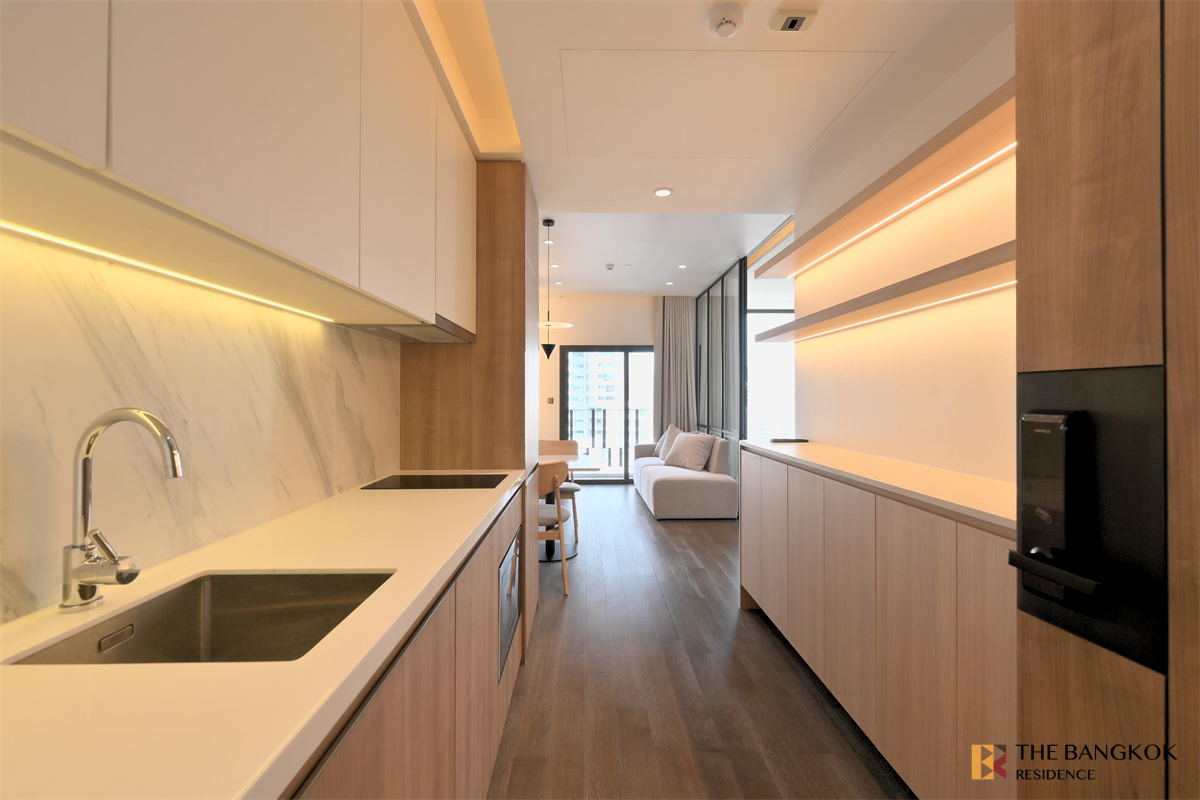 picture Muniq Sukhumvit 23 Easy Travel, Fully Utilized Space near BTS Asok - 1/10