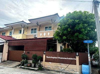 ทาวน์โฮม กรุงเทพมหานคร : ขายทาวน์เฮาส์ 2 ชั้น หลังมุม ทำเลดี เดินทางสะดวก ใกล้ถนนพรานนกตัดใหม่
