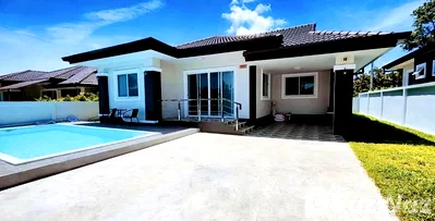Houses for rent Surat Thani : 3 Bedroom Villa for rent in Maenam, Surat Thani  6631130