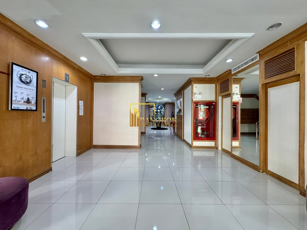 รูป Renovated 3 Bedroom Duplex Apartment in Sukhumvit 31 Area - BR0865AP - รูปที่ 44/48