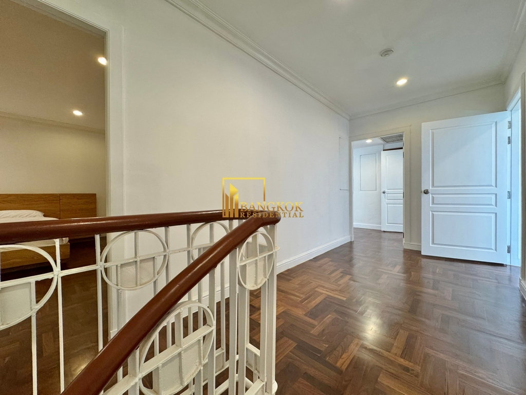 รูป Renovated 3 Bedroom Duplex Apartment in Sukhumvit 31 Area - BR0865AP - รูปที่ 12/48