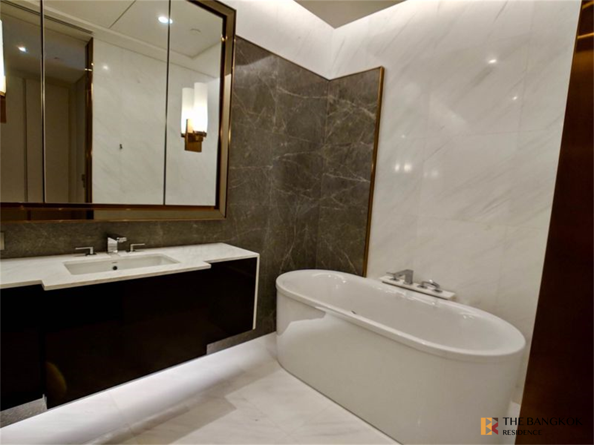 picture Sindhorn Tonson  Luxurious Design, Elevated Atmosphere - 3/10