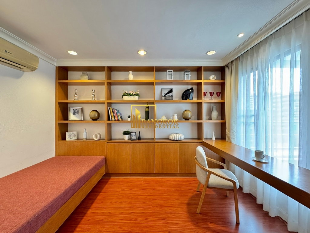 รูป Renovated 3 Bedroom Duplex Apartment in Sukhumvit 31 Area - BR0865AP - รูปที่ 6/48