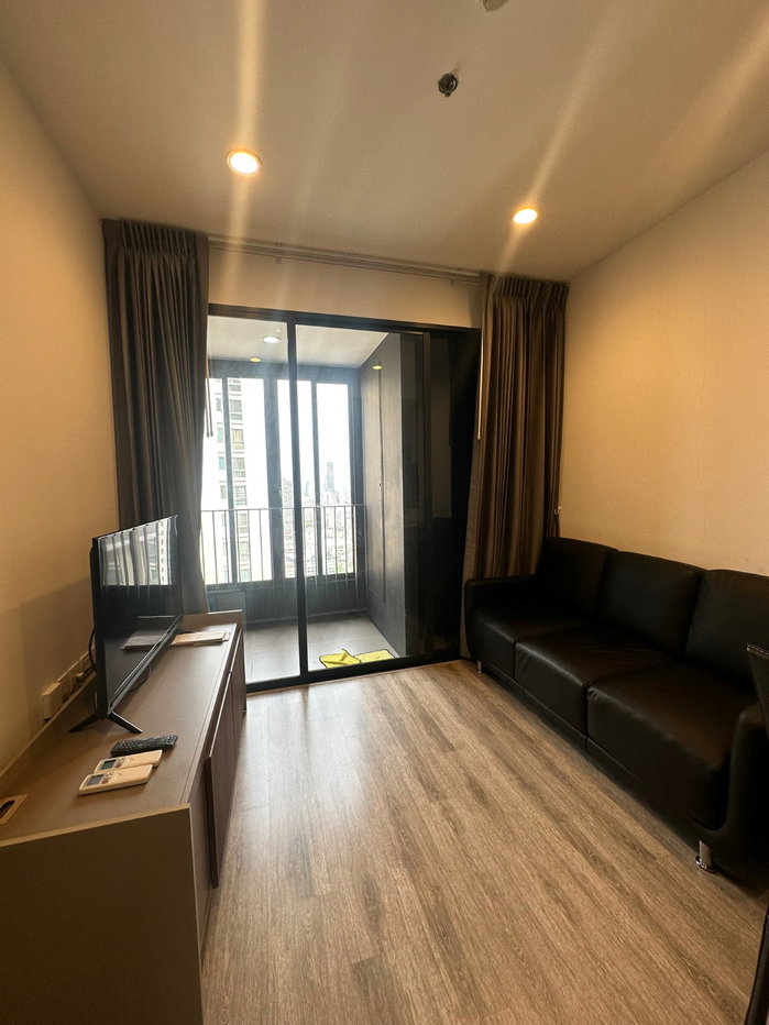 picture For Rent    :  Ideo Mobi Asoke   (ST-02) (Close to MRT Phetchaburi , Singha Complex,  - 2/5