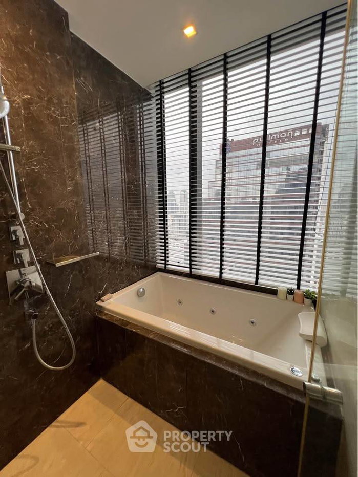 picture Well-Priced 2-BR Condo, Ashton Silom, 31st Floor Near BTS Chong Nonsi (ID 3143813) - 17/17