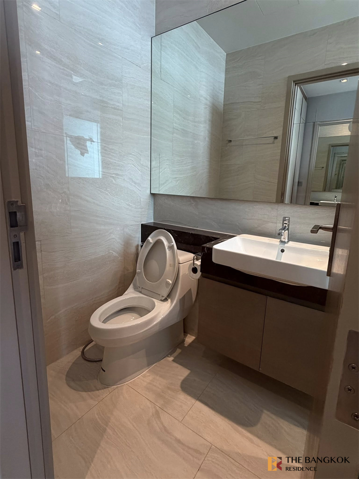 picture Ashton Silom near BTS Chong Nonsi Cool Condo, Central City Location - 10/10