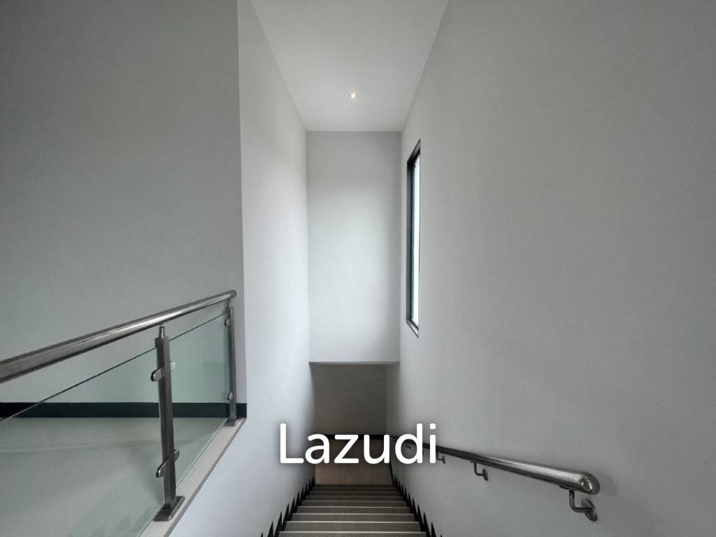 รูป SOI 102 : 2 storey luxury 4 bed pool villa - รูปที่ 12/47