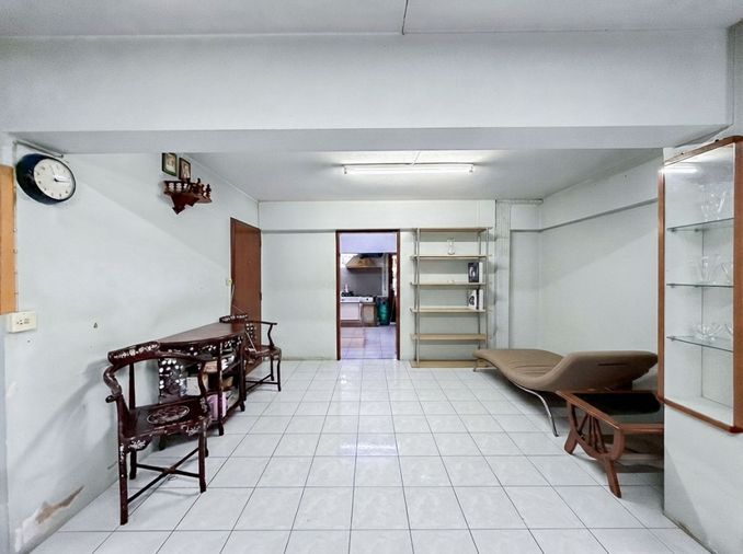 5-bed townhouse for sale, 200 sqm, 38 sq wah, Kretkaew garden 4