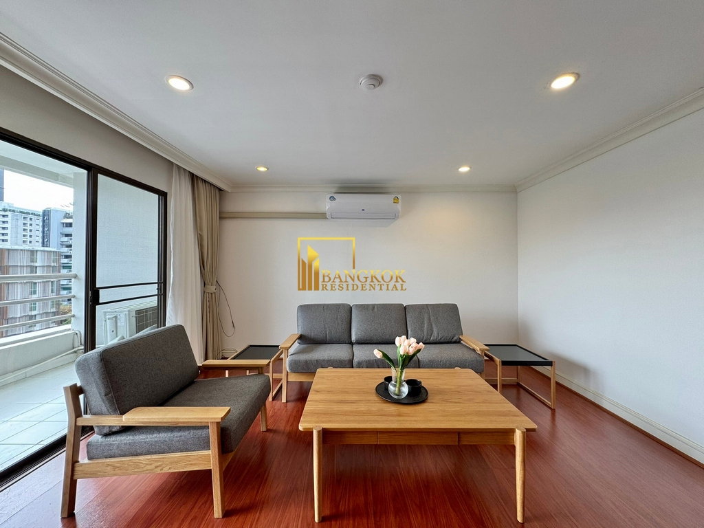 รูป Renovated 3 Bedroom Duplex Apartment in Sukhumvit 31 Area - BR0865AP - รูปที่ 3/48