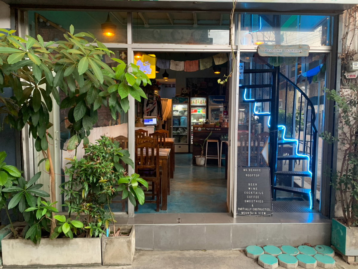 รูป เซ้งกิจการร้านอาหาร พร้อม Rooftop Bar 3 ชั้น ย่านเมืองเก่าเชียงใหม่ ทำเลทอง ใกล้ประตูท่าแพ พร้อมอุปกรณ์ครบ - รูปที่ 3/12