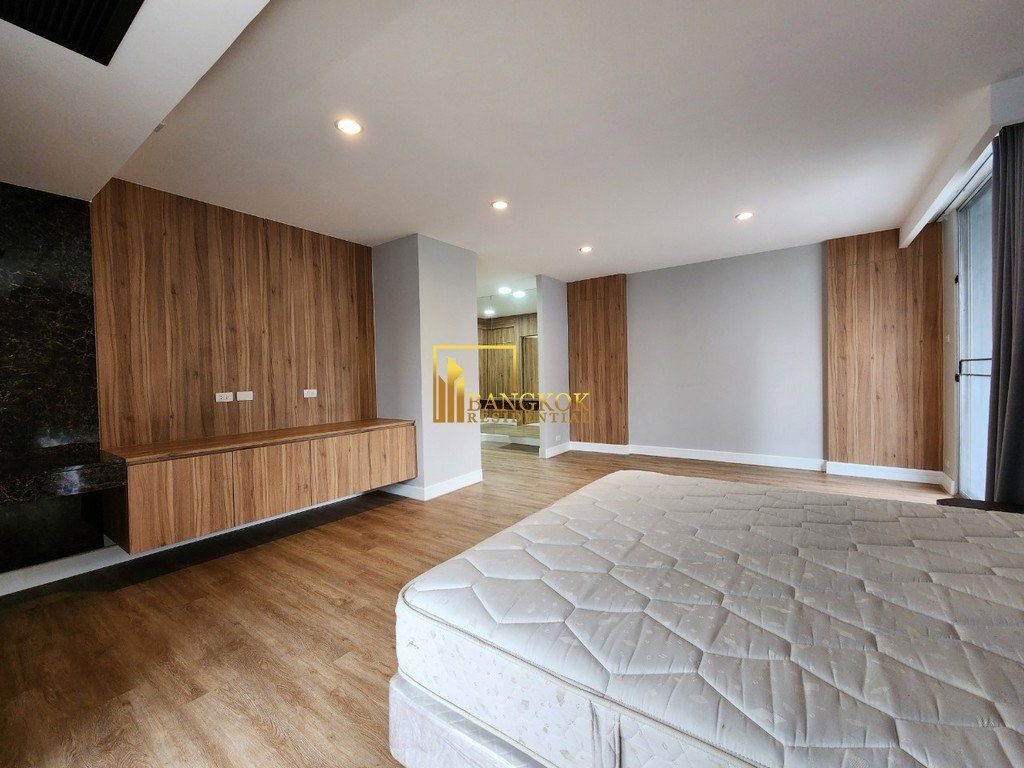 รูป Renovated 4 Bedroom Apartment in Asoke - BR20992AP - รูปที่ 31/49